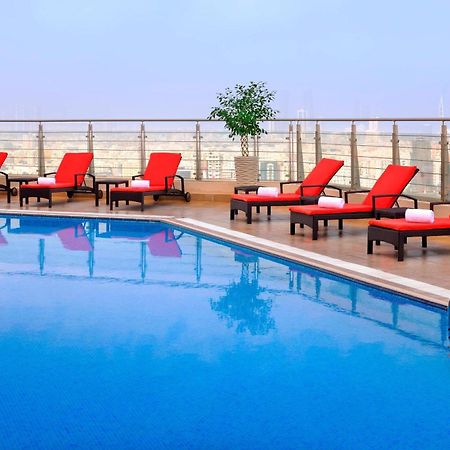 Marriott Executive Apartments Manama, Bahrain Экстерьер фото Pool at the Westin