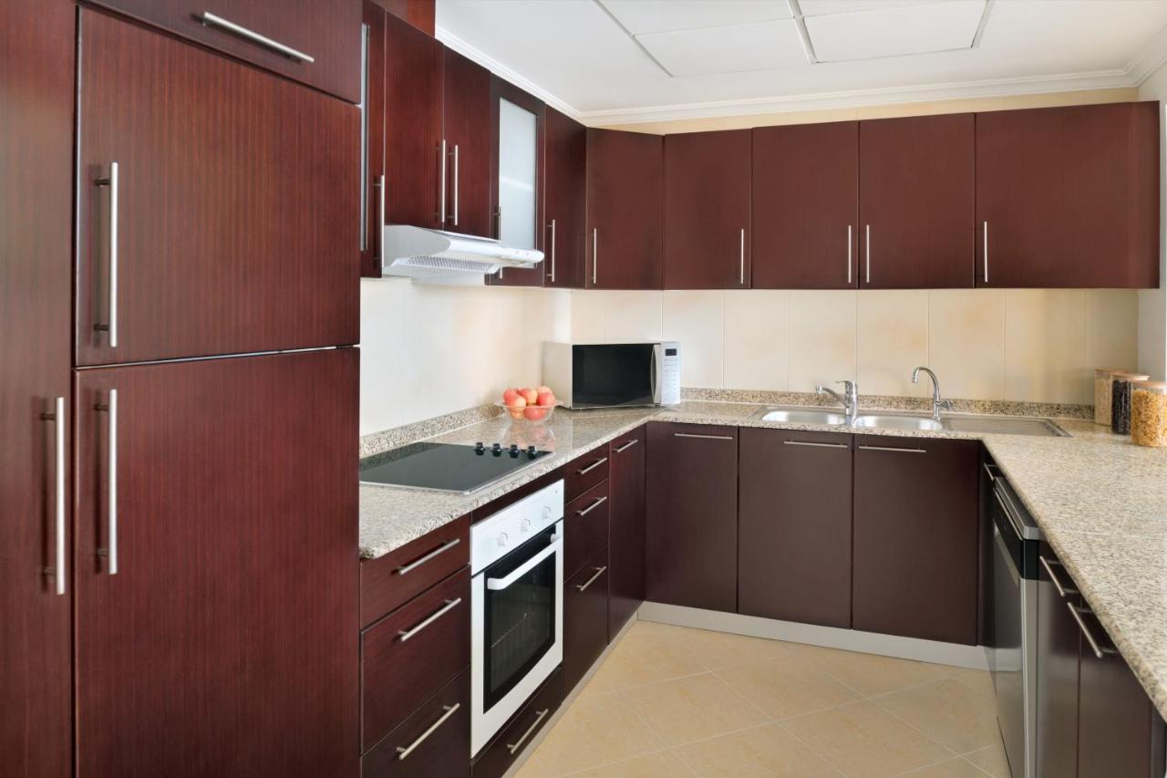 Marriott Executive Apartments Manama, Bahrain Экстерьер фото A modern kitchen