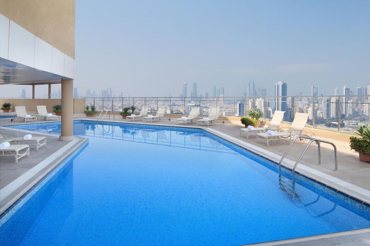 Marriott Executive Apartments Manama, Bahrain Экстерьер фото Rooftop pool