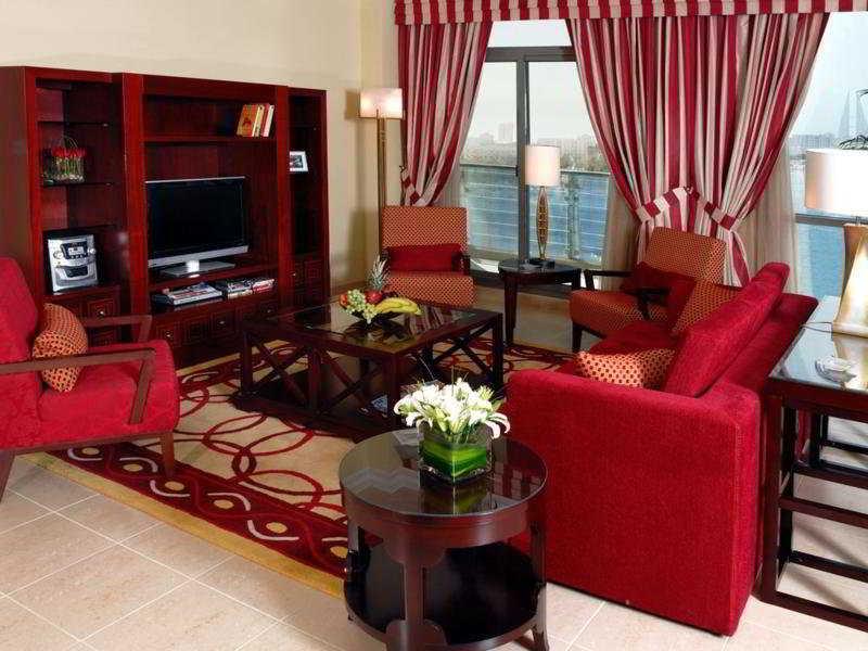 Marriott Executive Apartments Manama, Bahrain Экстерьер фото A living room at the Jumeirah Emirates Towers Hotel